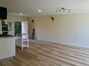 open floor plan studio - 1237 N Commonwealth Ave Unit 1