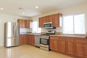 Photo - Upgraded 4+2.5 in Reseda w/all appliances ... House