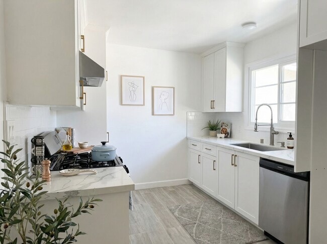 Photo - 1553 Riverside Dr