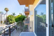 1BR, 1BA - 727SF - Balcony - 909 Palm Ave