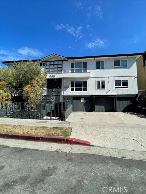 Building Photo - 702 S St Andrews Pl Unit 2