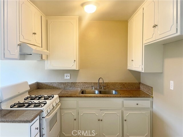 Building Photo - 888 N Palm Ave Unit 3 Rental
