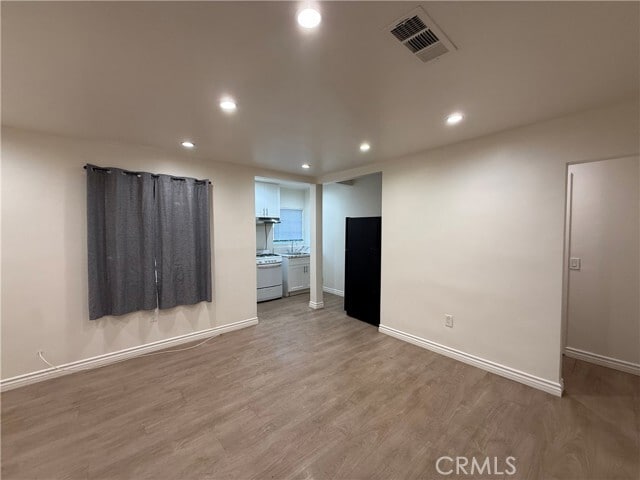 Photo - 7045 Lindley Ave