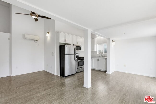 Photo - 4980 S Centinela Ave Unit 10