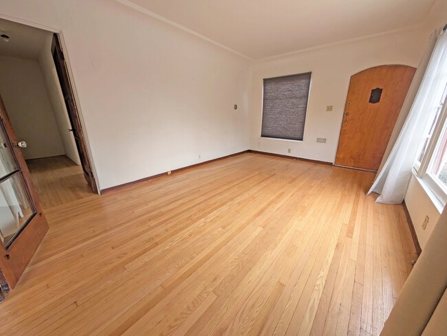 Photo - 826 Maltman Ave Unit 1