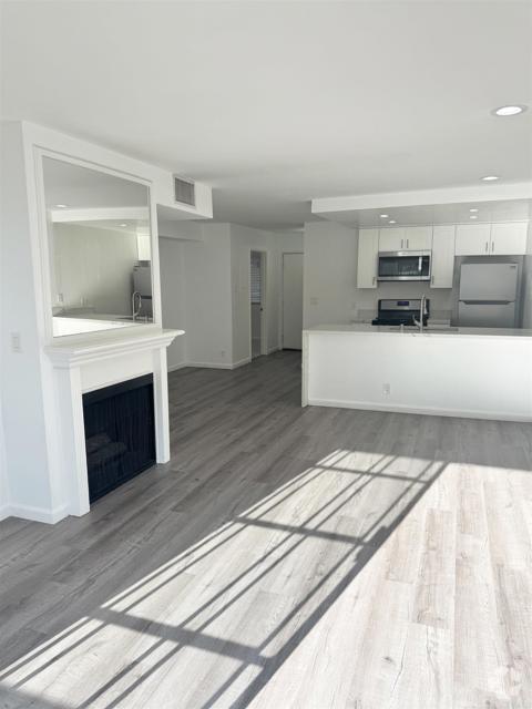 Building Photo - 1550 N Fuller Ave Unit 209 Rental