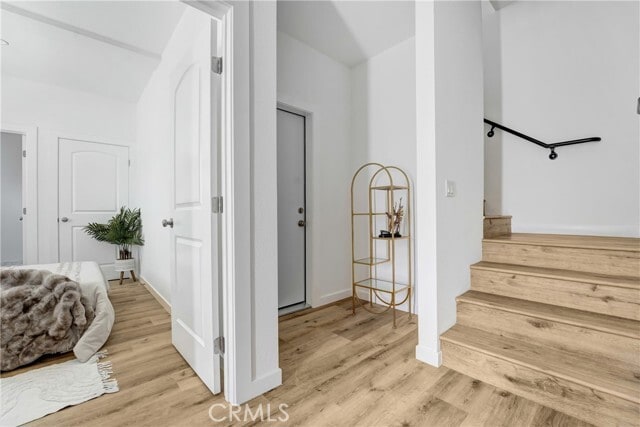 Photo - 11954 Vanowen St