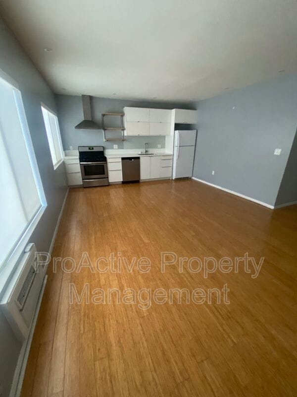 Photo - 218 S Ave 66