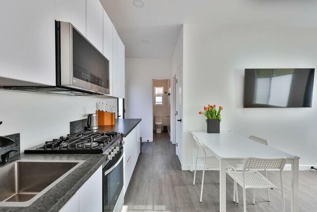 Photo - 3407 N Mountain View Dr Unit A