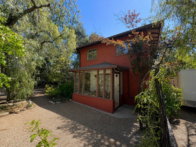 Photo - Charming 2 Bedroom Ojai Home with All Utilities Included