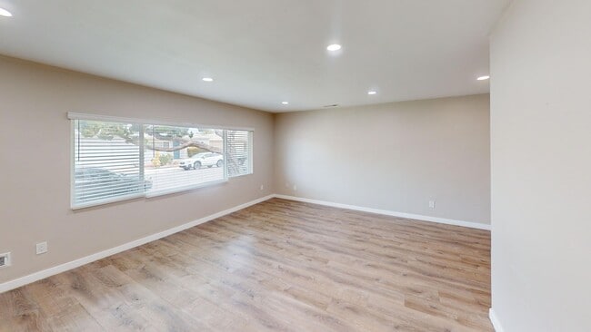 Photo - Comfortable 4 Bed 2 Bath House!!