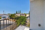 Photo - 1237 N Kenmore Ave Townhome
