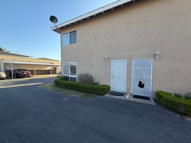 Building Photo - 728 Clay Ave Unit Apartment C