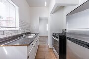 Studio, 1BA - 325SF - Kitchen - Loma Hill
