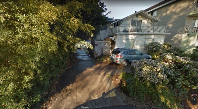 Building Photo - 3024 Third Ave Unit 1