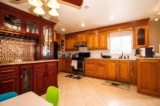 Photo - 11252 S Euclid St