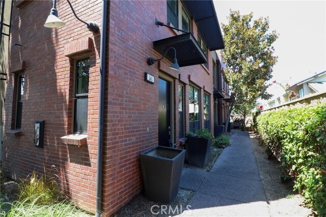 Building Photo - 561 W Maple Ave Rental