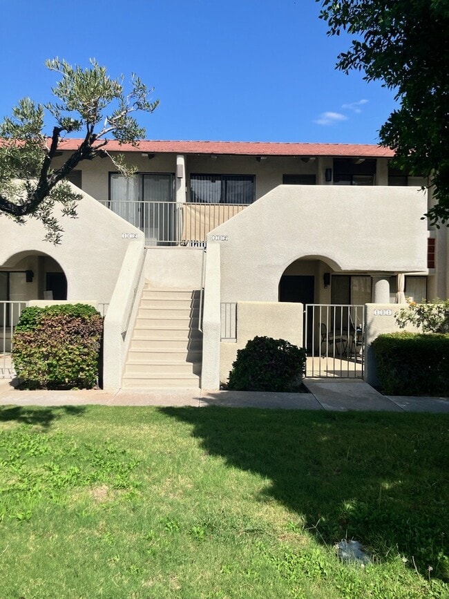 Building Photo - Chic Palm Springs Condo with Modern Granit... Unit 1D2, Building 1