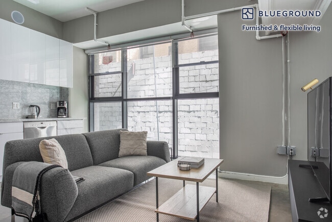 Building Photo - 354 S Spring St Rental