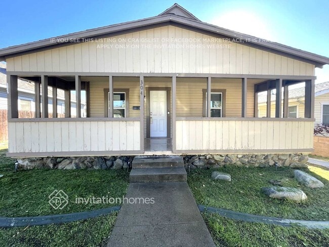 Photo - 304 W 2nd St