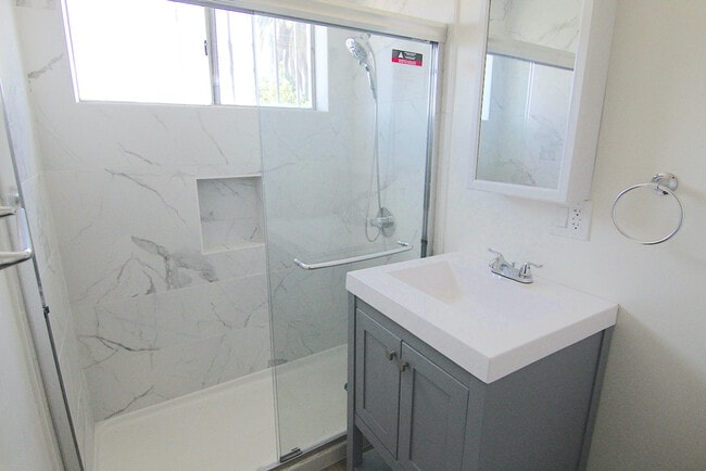 Photo - 1341 S Union Ave Unit 4