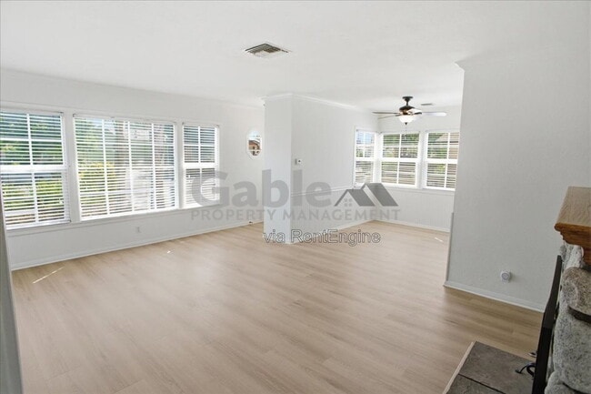 Photo - 24943 Chestnut St
