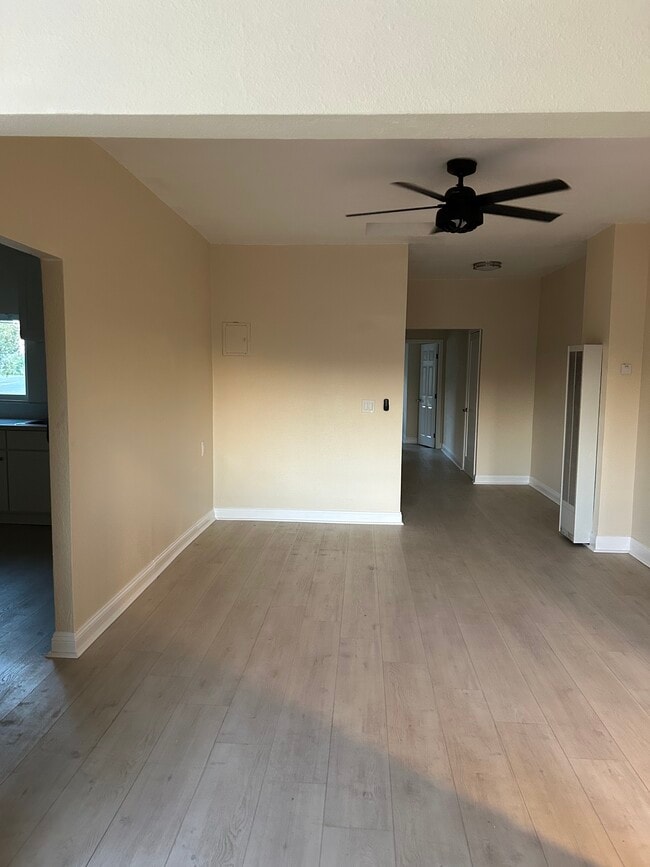 Living Room - 807 Euclid Ave Apartment Unit B