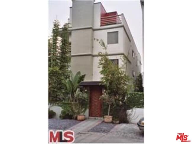 Building Photo - 126 Galleon St