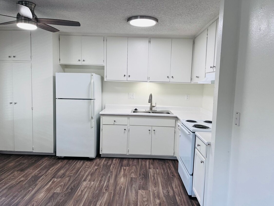 Floor Plan - 2/1 Downstairs with Back Patio