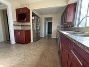Photo - 526 W 49th St