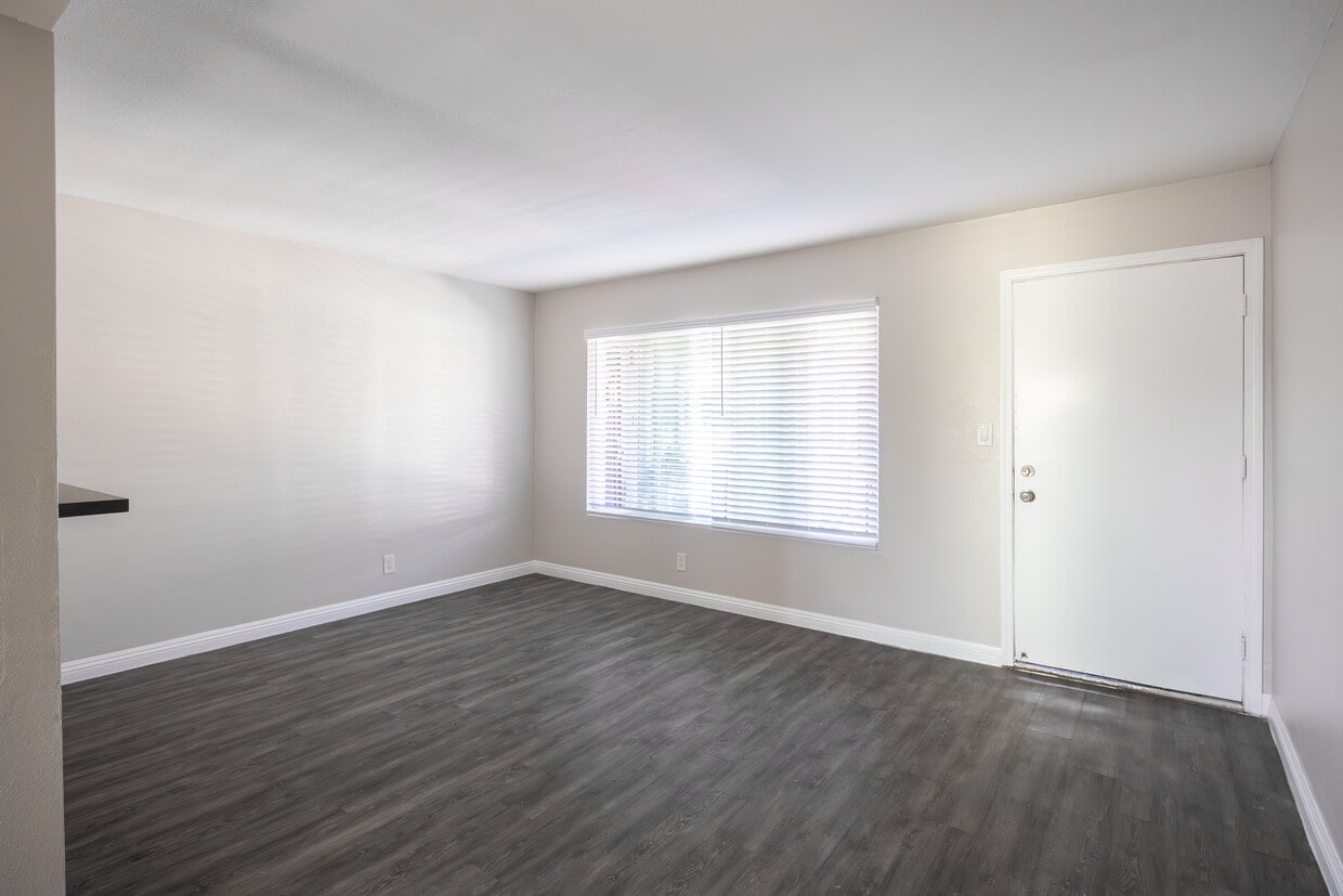 3D Tour - 1495 Peterson Ave