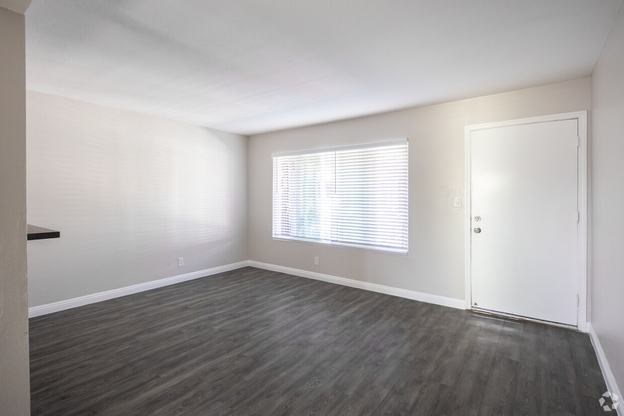 3D Tour - 1495 Peterson Ave