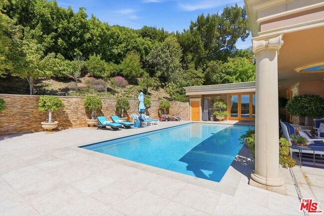 Photo - 1831 Loma Vista Dr