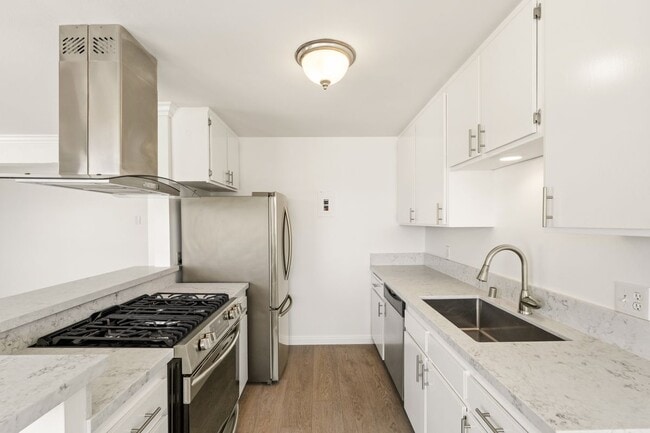 Photo - 1720 Ardmore Ave Unit 221