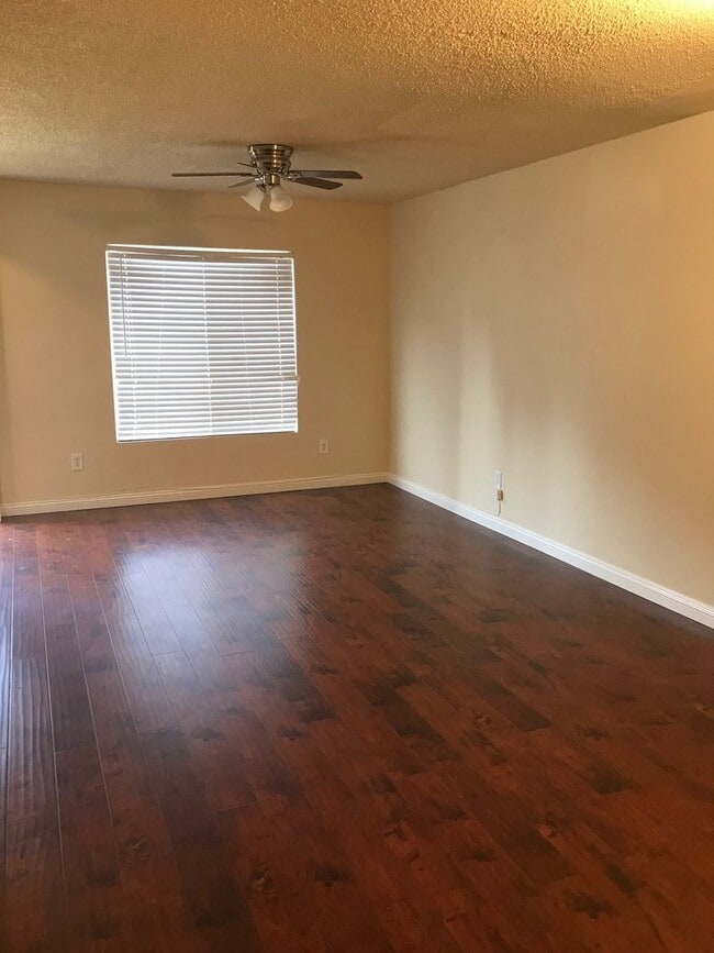 Photo - 109-109 N Michigan Ave Unit 109-3