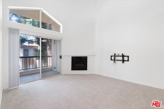 Photo - 5530 Owensmouth Ave Unit 316