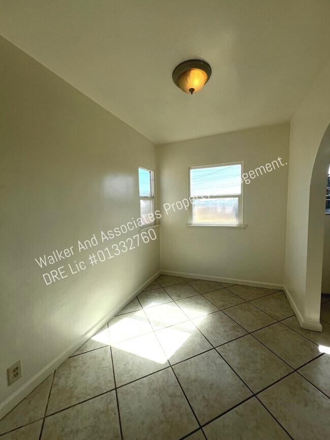 Photo - 554 Campodonico Ave