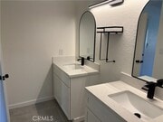 Photo - 1000 Central Unit 30