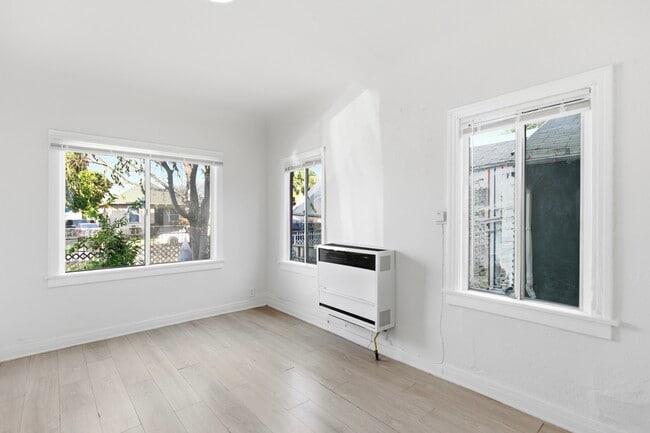 Photo - 1526 E 52nd St Unit 1524 E. 52nd Street