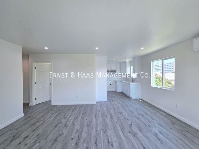 Photo - 1320 Lewis Ave Unit B