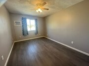 Photo - 524 Unit #B
