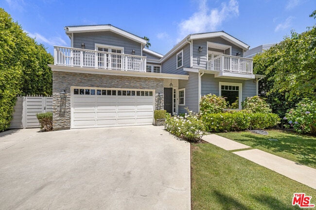 Photo - 1147 Centinela Ave