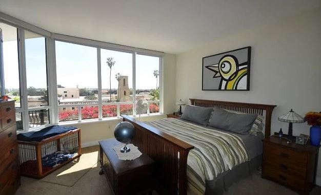 Photo - 700 W Harbor Dr