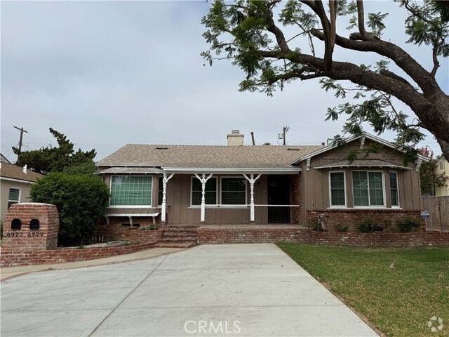 Building Photo - 8929 Rathburn Ave Rental
