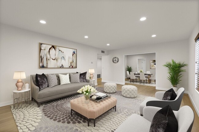 Building Photo - 148 S Oakhurst Dr Unit #04 (3/2)