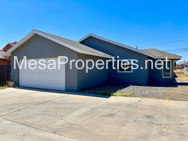 Photo - 16461 Spruce St