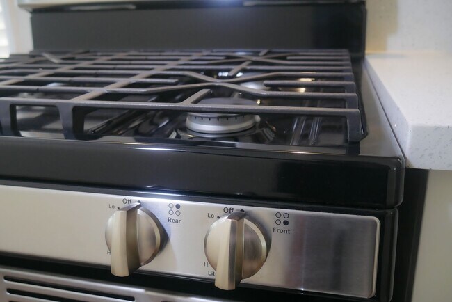 Photo - 1316 N Hollywood Way Unit B