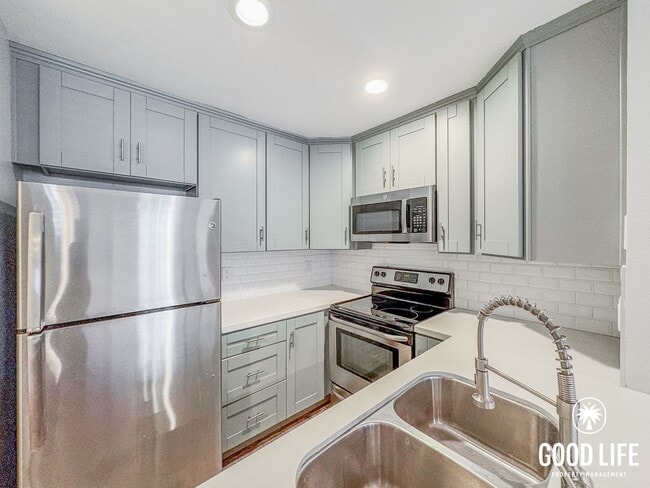 Photo - SD: 2BD/2BA Condo in UTC with Reserved Parking, Covered Balcony & In-Unit Laundry Unit 4118