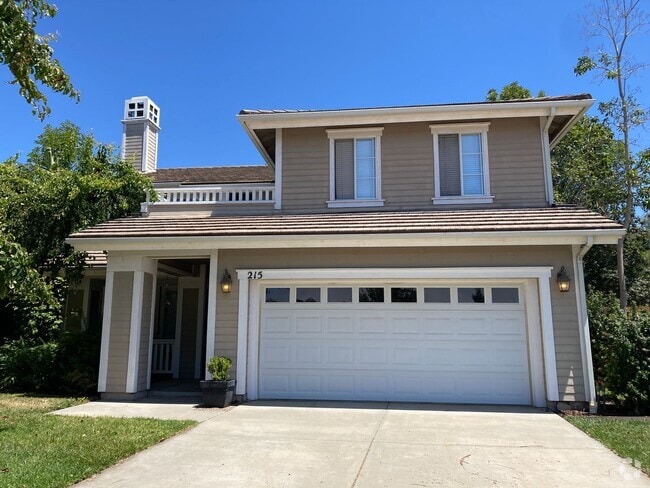 Building Photo - Spectacular and Spacious 4 Bed / 3 Bath Sa... Rental