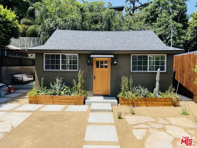 Photo - 3815 Fernwood Ave House